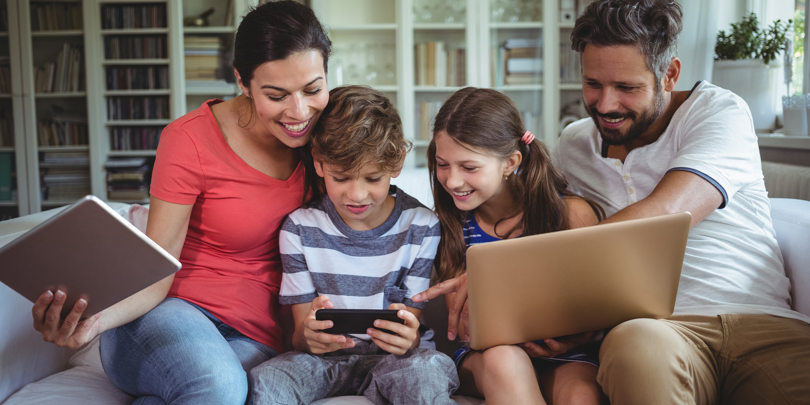 family_laptop_blogcover.jpeg